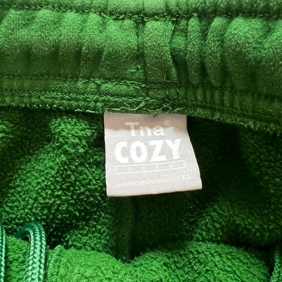 TNA Fleece Mega Sweatpant - Picture 4 of 4